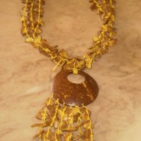  Екзотичен гердан от кокосов орех-многоцветен, варианти, снимка 4 - Колиета, медальони, синджири - 21309488