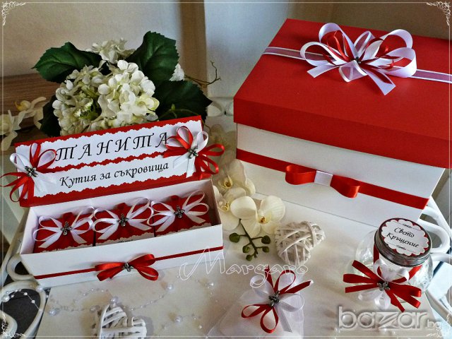 Комплект за кръщене в червено и бяло с кръстче, снимка 3 - Подаръци за кръщене - 16542532