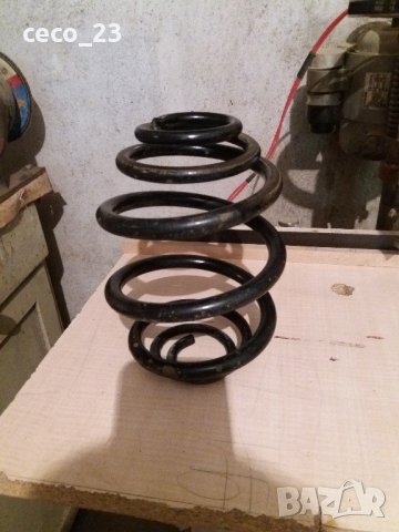 Продавам пружини за коли, снимка 2 - Части - 21553996