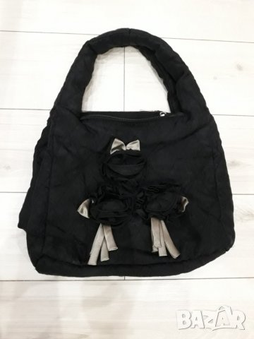 Малка черна чанта с цветя с къси дръжки , снимка 2 - Чанти - 23625810