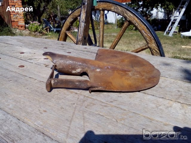 Старинна права лопата,бел,кюрек, снимка 1 - Градински инструменти - 19308204