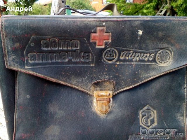 Стара авто аптечка, снимка 2 - Антикварни и старинни предмети - 18693754