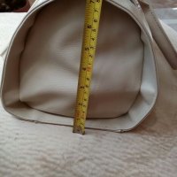 Нова дамска чанта/куфарче, снимка 4 - Куфари - 21260070