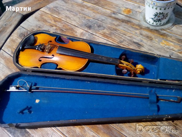 Много стара цигулка във дървен куфар ! Цигулката е във добро състояние !, снимка 5 - Струнни инструменти - 15388776