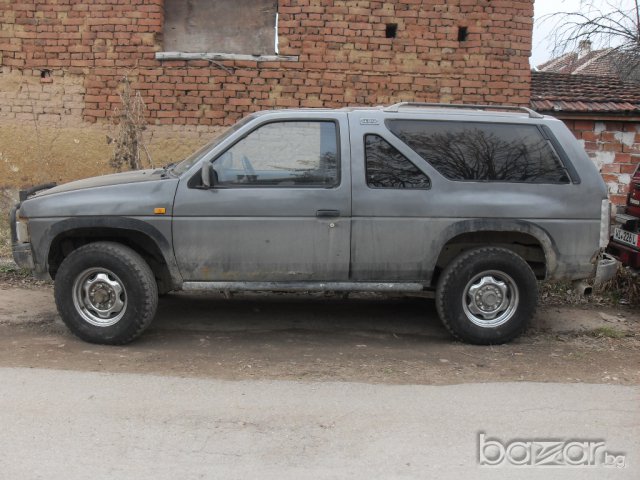   Продавам на части Нисан Терано 2400 бензин и 2700 тд 92 г / Nissan Terrano, снимка 3 - Автомобили и джипове - 7005930