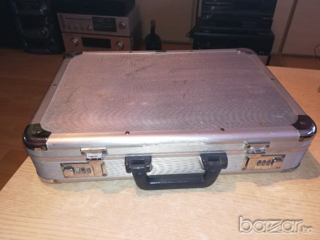 немски алуминиев куфар с код-45х32х10см-внос швеицария, снимка 3 - Куфари - 20629625