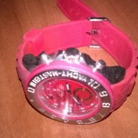 нов часовник-гумена червена каишка, снимка 2 - Други - 21835038
