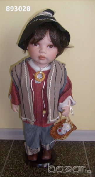Порцеланова кукла , снимка 1
