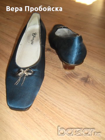 Елегантни дамски обувки с брошка., снимка 2 - Дамски обувки на ток - 12385639