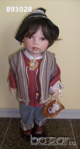Порцеланова кукла , снимка 1 - Други ценни предмети - 10474385