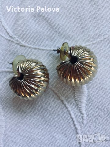 Красиви “различни” обеци,Германия, снимка 2 - Обеци - 24048036