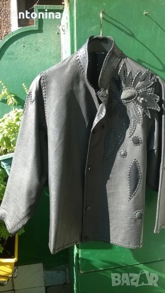 ПРОДАВАМ Ръчно изработени костюми от естествена кожа, снимка 1