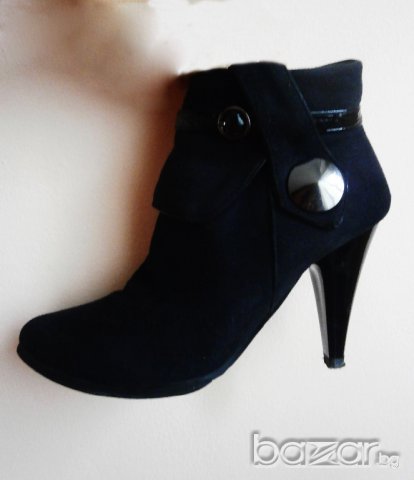 EЛЕГАНТНИ ДАМСКИ БОТИ ОТ ЧЕРЕН ВЕЛУР, снимка 4 - Дамски боти - 8949622