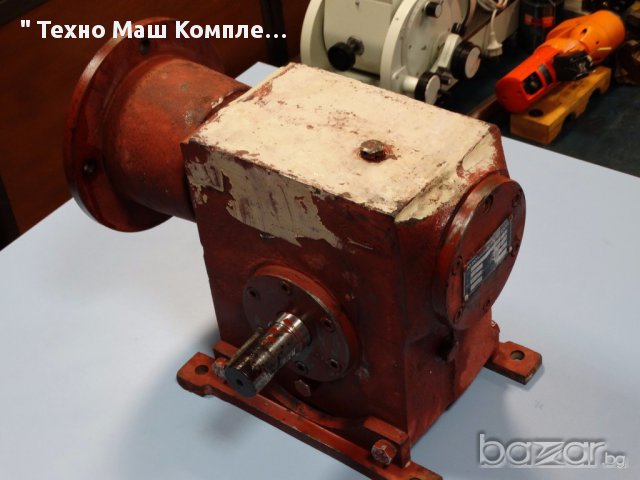 Редуктор червячен, снимка 5 - Резервни части за машини - 14079476