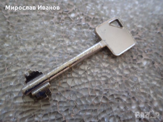 старинен метален ключ от Испания