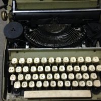 Пишеща машина, снимка 2 - Други машини и части - 20747159