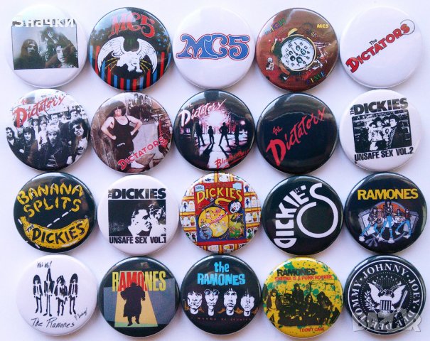 Значки на Ramones Dickies Dictators, снимка 1 - Други ценни предмети - 24868717