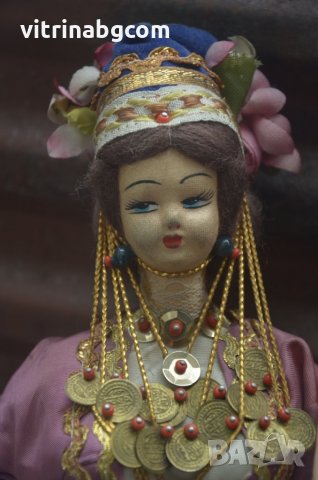 Стара етно кукла