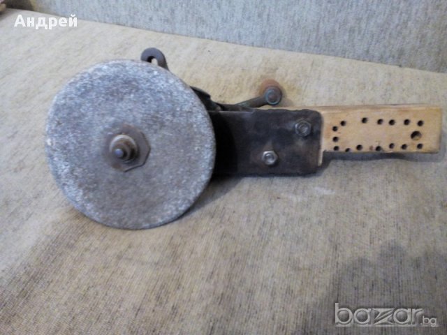 Стар ръчен шмиргел, снимка 2 - Антикварни и старинни предмети - 16717648