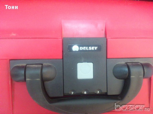 Пластмасов куфар DELSEY, снимка 2 - Куфари - 15069998