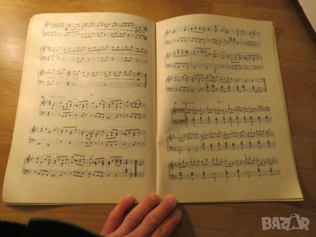 Избрани етюди за акордеон - изд. 1986 г. насладете се на музиката . , снимка 4 - Акордеони - 23220740