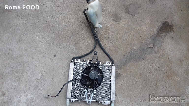 Радиатор за Пияджо Бевърли 500, снимка 1