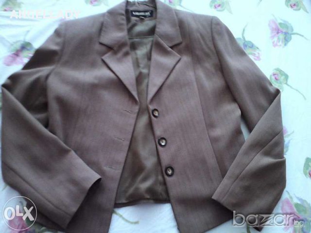 Продавам дамски костюм в кафяво, снимка 3 - Костюми - 14256640