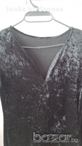 Рокля от фино кадифе, размер С, снимка 2 - Рокли - 17921511