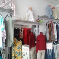 РАЗПРОДАЖБА на дамска конфекция и оборудване за магазин, снимка 4 - Блузи с дълъг ръкав и пуловери - 25568197