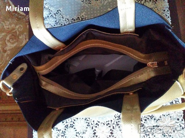 Луксозна златиста дизайнерска чанта 70 лв., снимка 2 - Чанти - 14843999