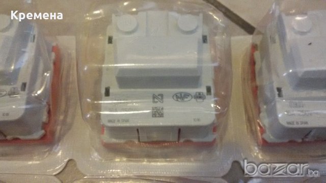 механизми, декоративни рамки Unica PLUS (морско зелено/сл. кост), реле, снимка 6 - Други стоки за дома - 16427047