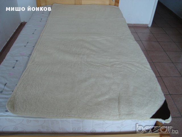 шалте върху легло/матрак/, Германия/100% schurwolle/, снимка 3 - Покривки за легло - 12164551