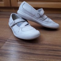 Clarks - бели обувки UK 10 1/3, снимка 2 - Детски маратонки - 22958683