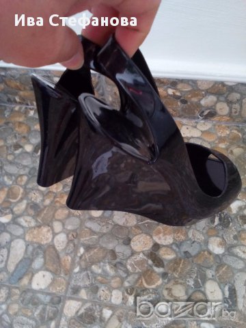 Черни силиконови обувки на платформа италиански  Kartell, снимка 3 - Сандали - 18005255