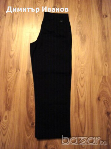 Продавам панталон Dockers Khakis 