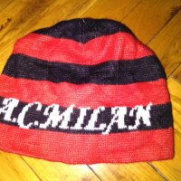 Милан Зимна шапка , снимка 1 - Футбол - 23999599