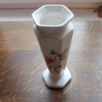 Английска порцеланова вазичка , снимка 2 - Декорация за дома - 20819905