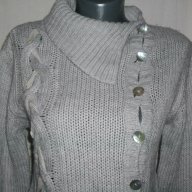 Уникален вълнен пуловер - модел кроп с копчета от естествен седеф, снимка 3 - Блузи с дълъг ръкав и пуловери - 16334727