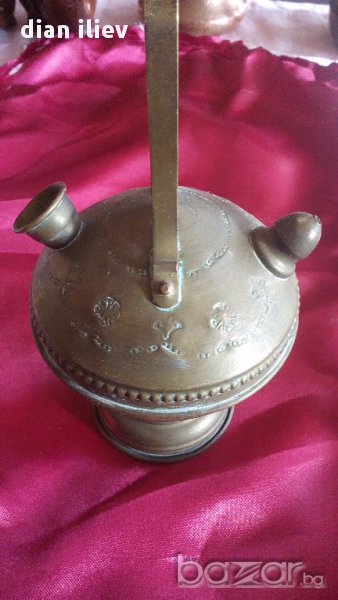 Някакъв съд от жълт метал, снимка 1