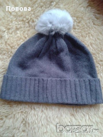 Шапка с помпон   естествен  косъм   