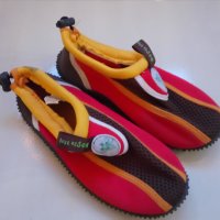 Плажни аква обувки размер 30, снимка 2 - Детски сандали и чехли - 23938496