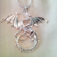 Посребрен гердан дракон нов наличен, снимка 1 - Колиета, медальони, синджири - 9319774
