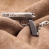 Ключодържател Пистолет COLT (Counter Strike оръжие) Пистолет. 1:1 с реалния, снимка 1 - Други - 22904047