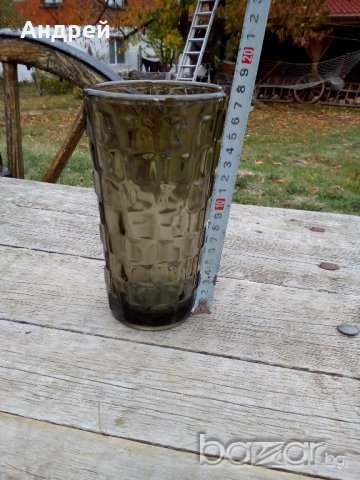 Стъклена ваза, снимка 2 - Антикварни и старинни предмети - 19727420