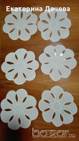 Продавам много покривчици за маса и копринени кърпички с българска бродерия, снимка 2 - Декорация за дома - 19303435