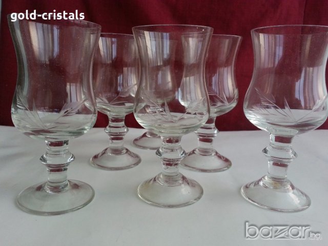Стъклени чаши чашки за ракия  аперитив, снимка 1 - Антикварни и старинни предмети - 20291625