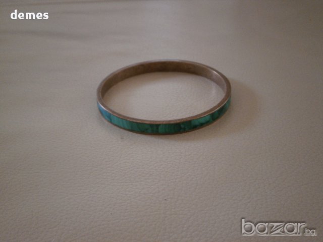 Гривна от малахит и месинг, нова , снимка 3 - Гривни - 16787614