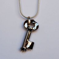 Колие Сваровски "Key"Crystals from SWAROVSKI ®, снимка 2 - Колиета, медальони, синджири - 11383378