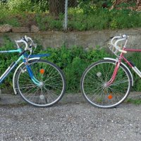 Два броя ретро велосипеда бегачи Спутник ХВЗ 1983 г, Турист Спорт ХВЗ 1990 г СССР, снимка 1 - Велосипеди - 25688119