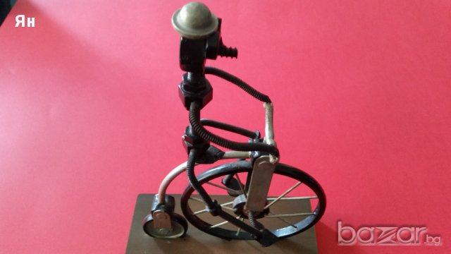 Английски Колекционерски Колоездач с Колело от Метални части гайки,шпилки винтове , снимка 7 - Антикварни и старинни предмети - 17782124